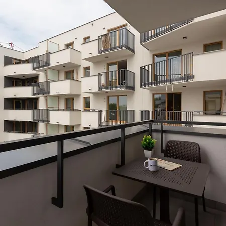 Nova Ochota Lopuszanska By Renters * Warsaw