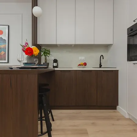 Apartment Nova Ochota Lopuszanska By Renters *